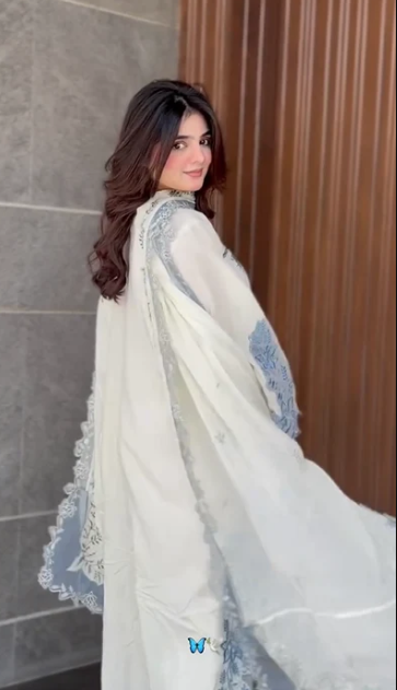 Lim-White Embroidery Suit