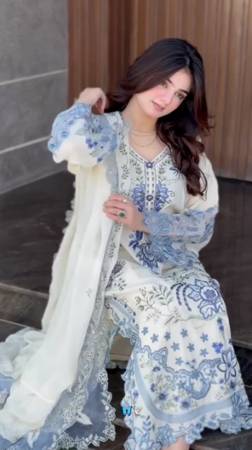 Lim-White Embroidery Suit